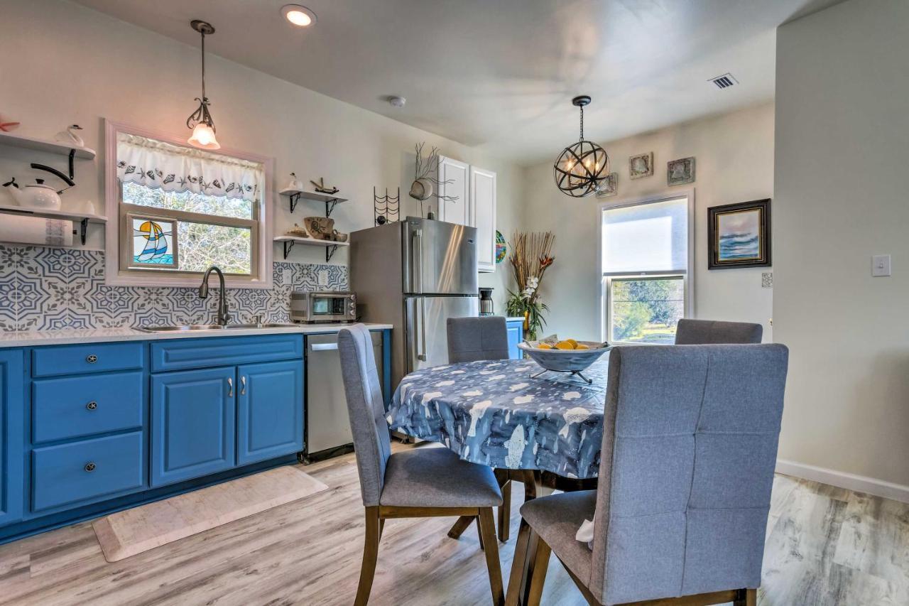 East Bay Vacation Rental With Dock! ナバー エクステリア 写真