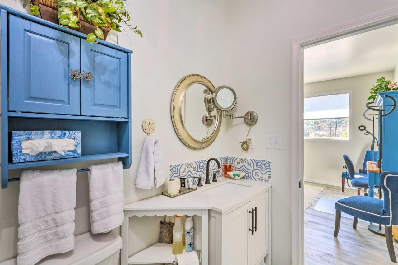 East Bay Vacation Rental With Dock! ナバー エクステリア 写真