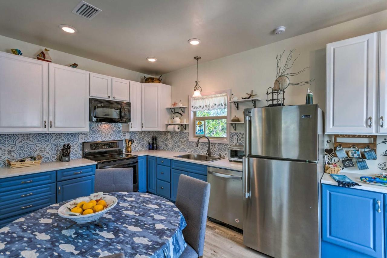 East Bay Vacation Rental With Dock! ナバー エクステリア 写真