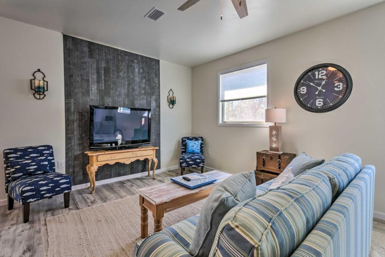 East Bay Vacation Rental With Dock! ナバー エクステリア 写真